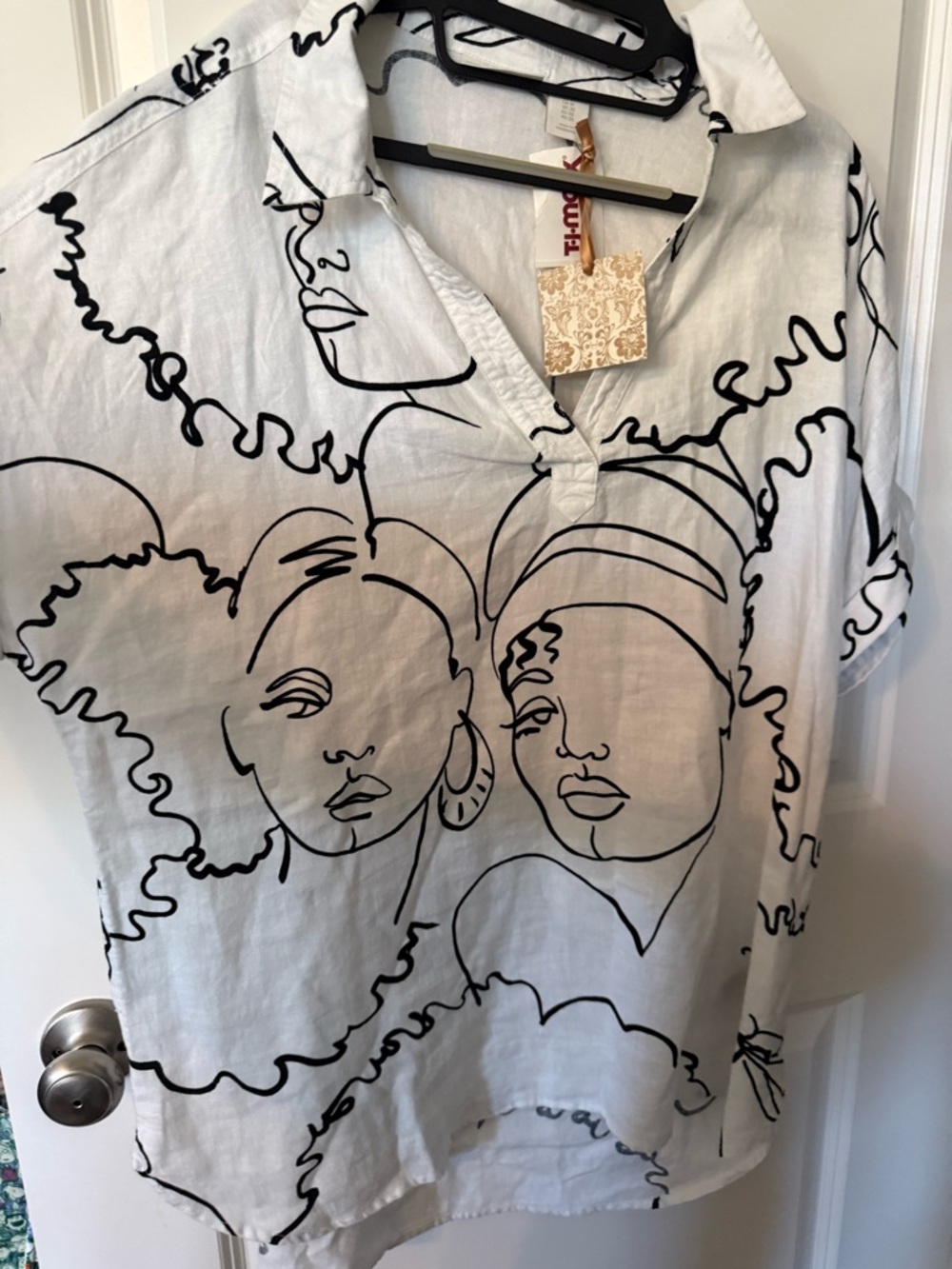 Christian Siriano White Tunic Top with Black Line-Art Faces - Picture 2 of 7